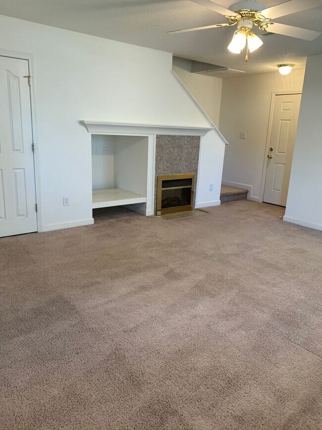Building Photo - 126 Clusters Cir