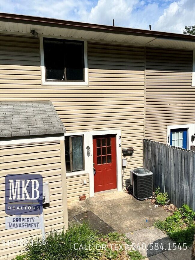 Building Photo - 216 Dalewood Ave