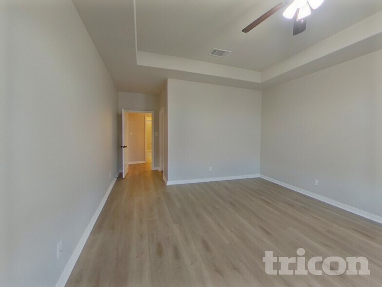 Building Photo - 1940 Gill Star Dr