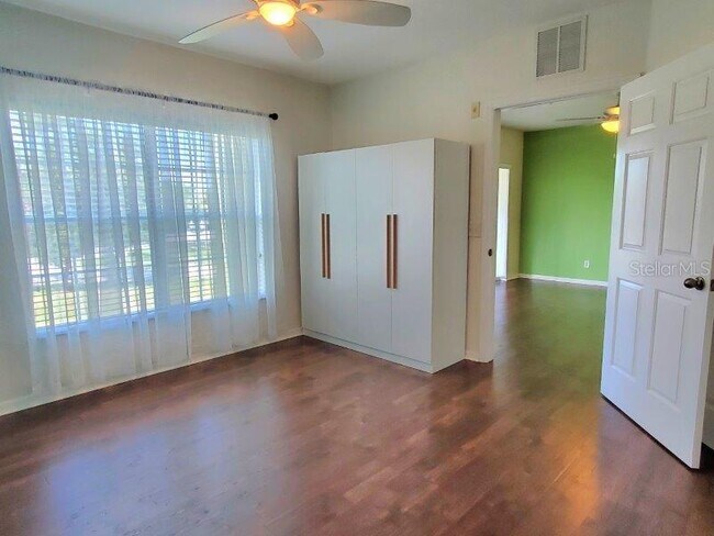 Building Photo - 2060 Willow Hammock Cir