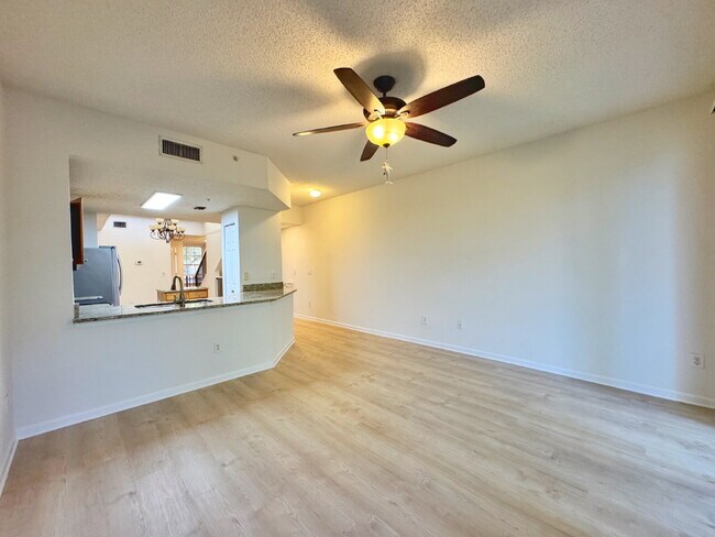Building Photo - The Largest 3BR/2BA Las Palmas Condo