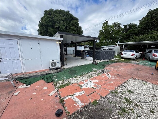 Building Photo - 879 E 28th St