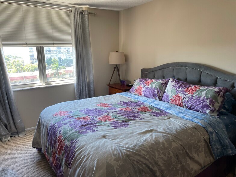 Master Bedroom - 777 S Federal Hwy