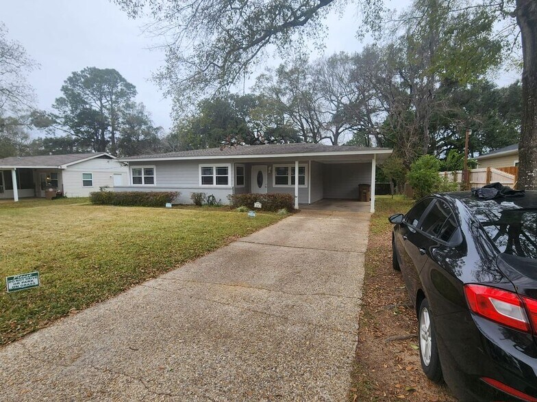 Building Photo - 4156 Palmdale Dr