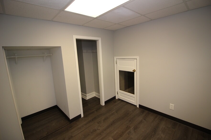 Building Photo - 6801 Barrie St