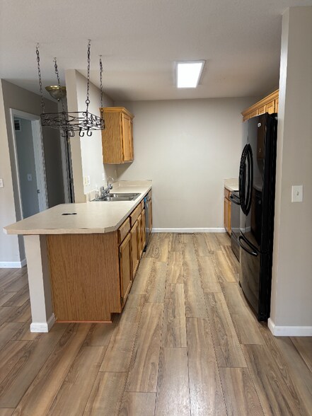 Building Photo - 4918 Stoneback Dr