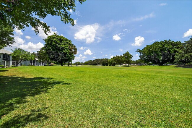 Building Photo - 11570 Briarwood Cir