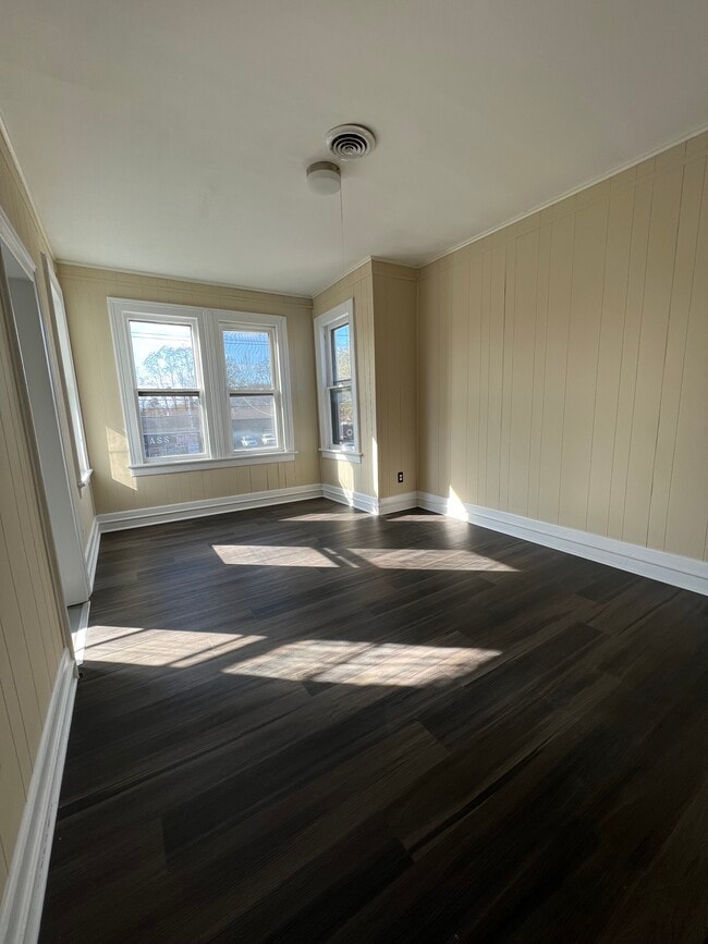 Building Photo - 82 Jersey Ave