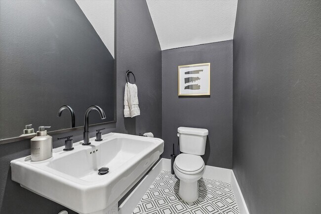 Building Photo - 9009 Wellspring Dr
