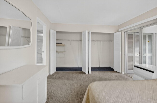 Building Photo - 359 Saxony Trail