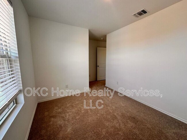 Building Photo - 3220 NW 147th Ter