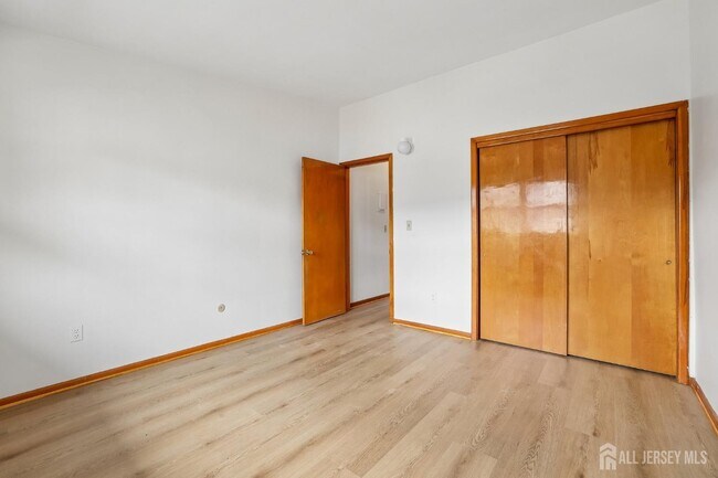 Building Photo - 14 Hazard Pl