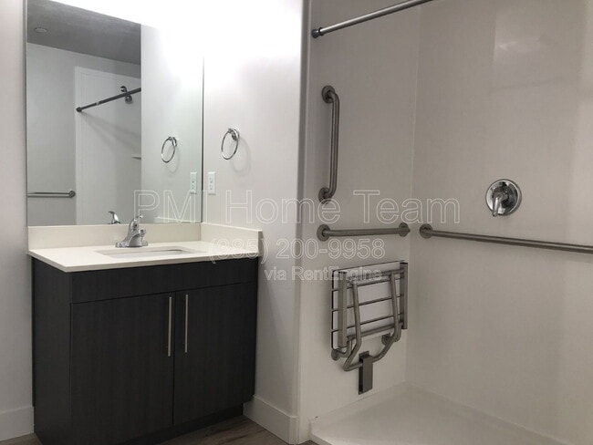 Building Photo - 2874 Kiesel Ave