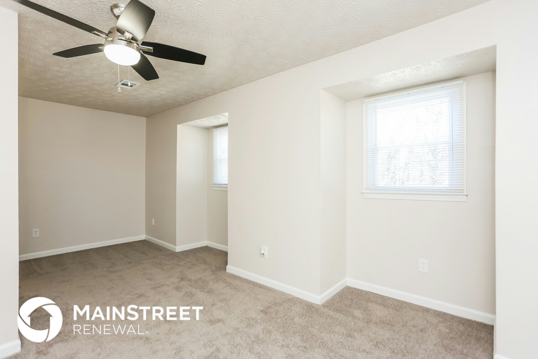 Building Photo - 570 Knollwood Dr