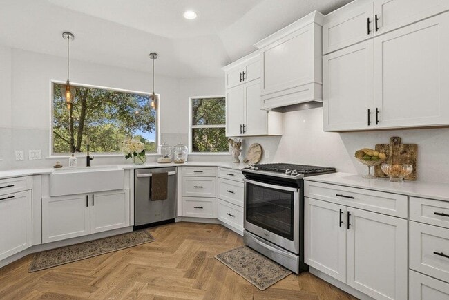 Building Photo - 4253 Canyon Glen Cir