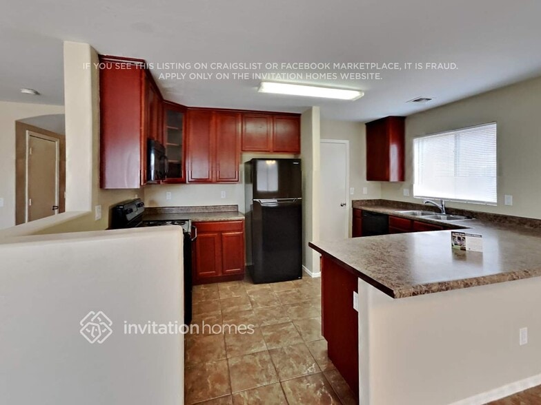 Building Photo - 4642 N 108th Ave
