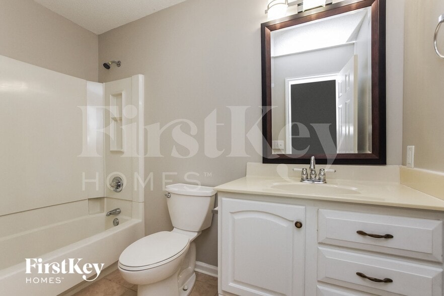 Building Photo - 1703 Glenn Meade Dr