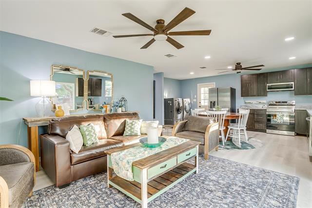 Building Photo - 520 Deer Trail