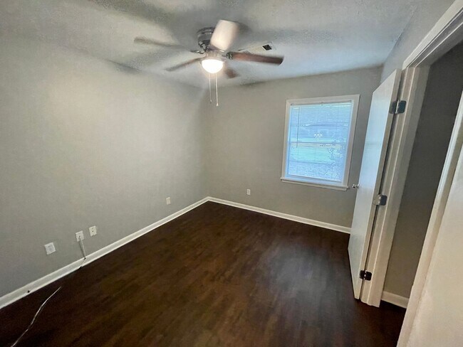 Building Photo - 3/2 Home for Rent in Madison!
