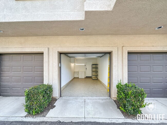 Building Photo - Fully Renovated 2BD/2.5BA in Aliso Viejo | Fireplace, Private Patio, Pool/Spa & Attached Garage