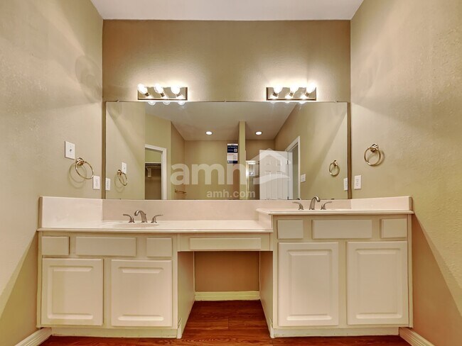 Building Photo - 310 Victory Ln