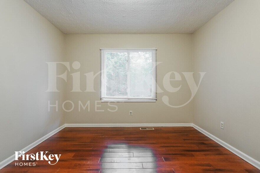 Building Photo - 2738 N Bogan Rd NE