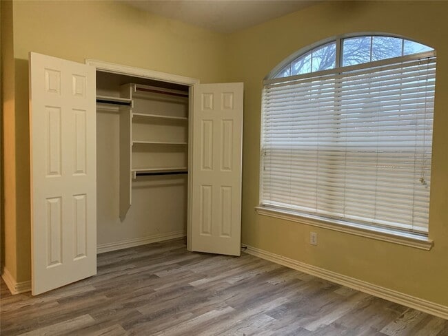 Building Photo - 1313 Limestone Creek Dr