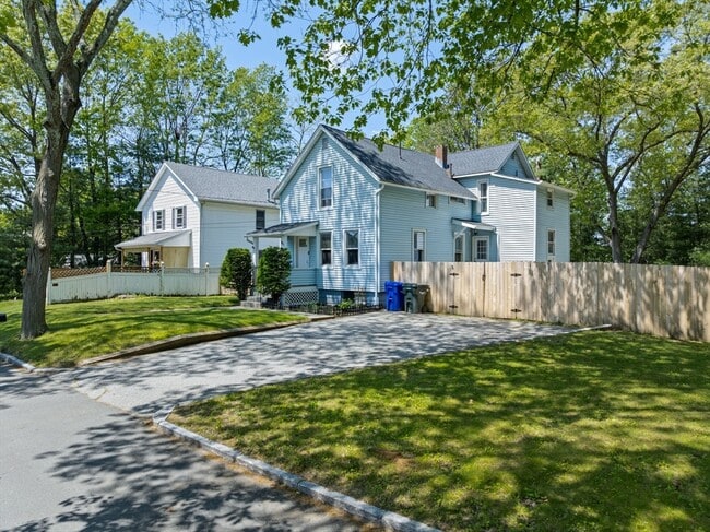 Building Photo - 80 Brickett St