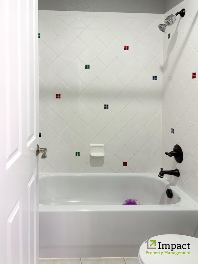 Building Photo - 10862 Glengate Cir