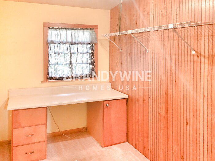 Building Photo - 7671 Vale Dr