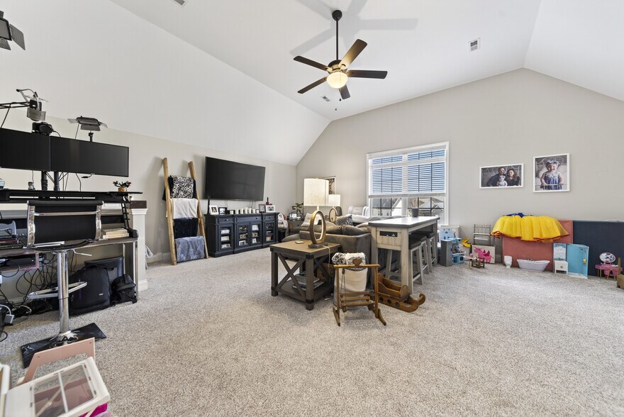 Building Photo - 163 Gabriella Ct