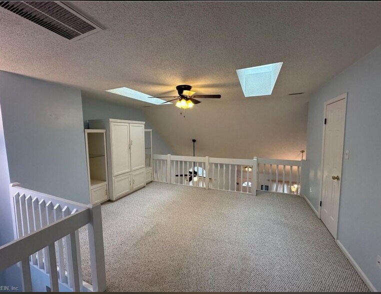 Building Photo - 3930 Roebling Ln