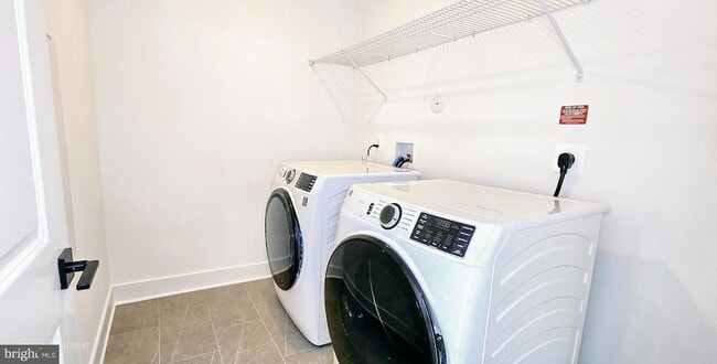 Building Photo - 1726 Blacksmith Wy