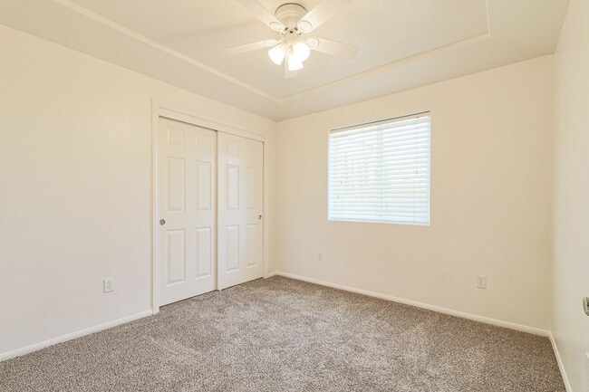 Building Photo - Beautiful Single Family Home located in He...