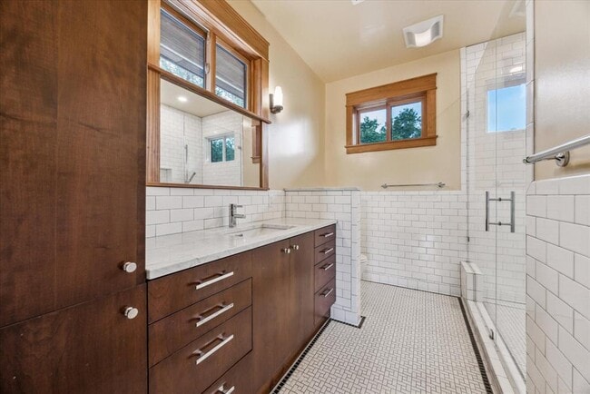Building Photo - 4509 Avenue A