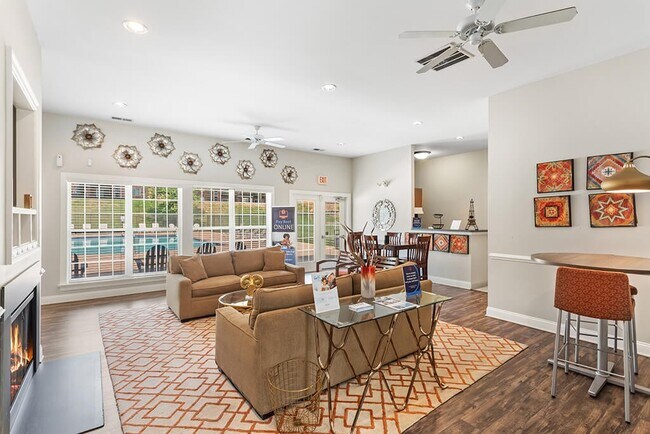 Building Photo - Weston Circle and Wicklow Square Apartments