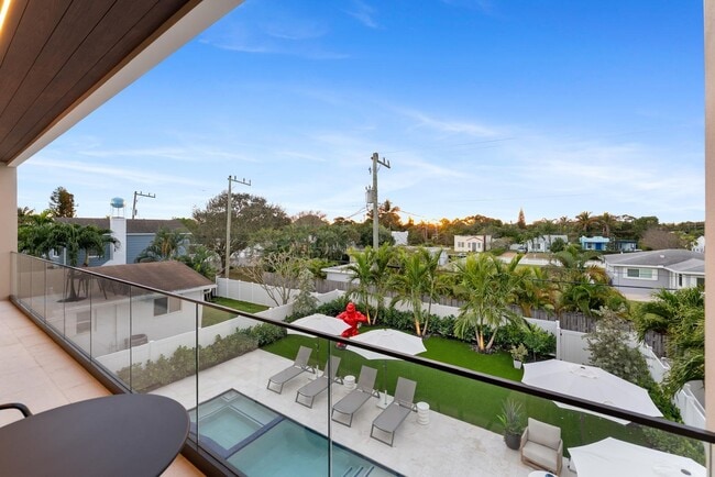 Building Photo - 220 S Swinton Ave