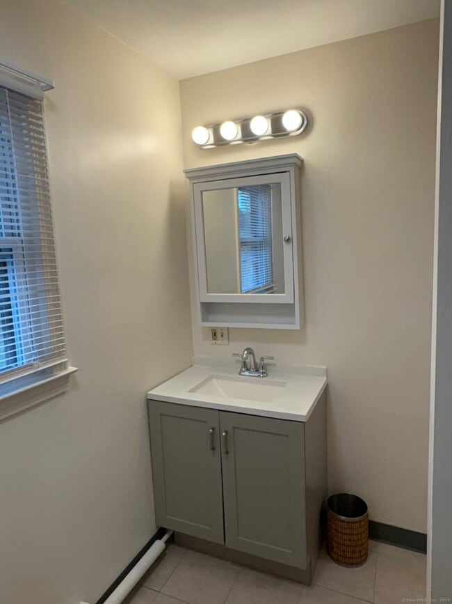 Building Photo - 5 Beaver Dam Trail