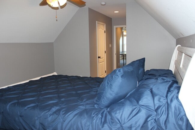 Building Photo - Amazing 3 bd/2.5bth in Farragut!!