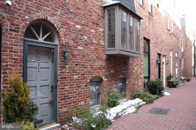 Building Photo - 1211 Addison Walkway