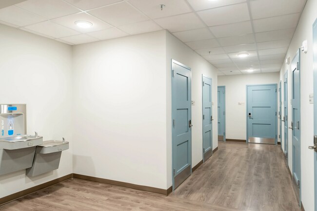 Building Photo - 2023 N Broadmoor Ave