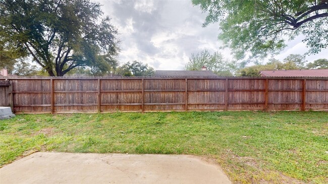Building Photo - 2331 Barrington Pl Dr