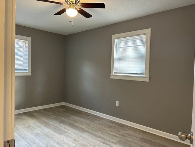 Building Photo - 5401 Allen St