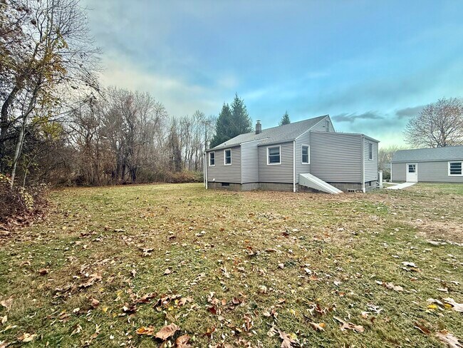 Building Photo - 213 Georgetown Rd