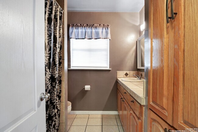 Building Photo - 358 Saratoga Dr