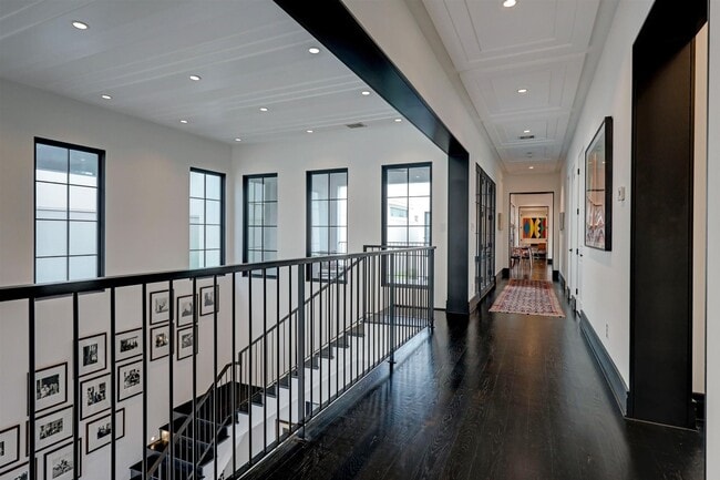 Building Photo - 2521 Westgate Dr