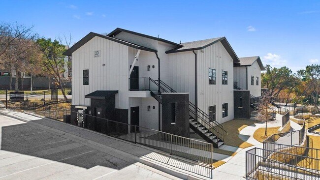 Building Photo - 2450 Wickersham Ln