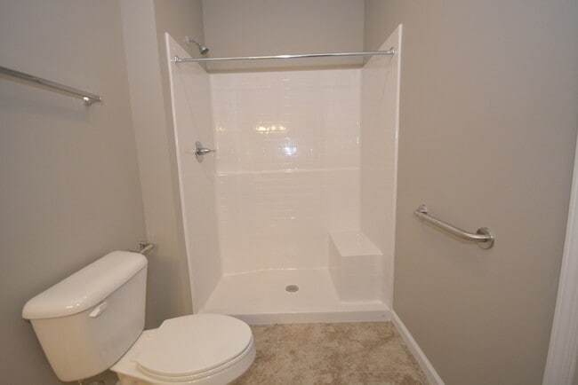 Building Photo - 512 Dearbaugh Ave