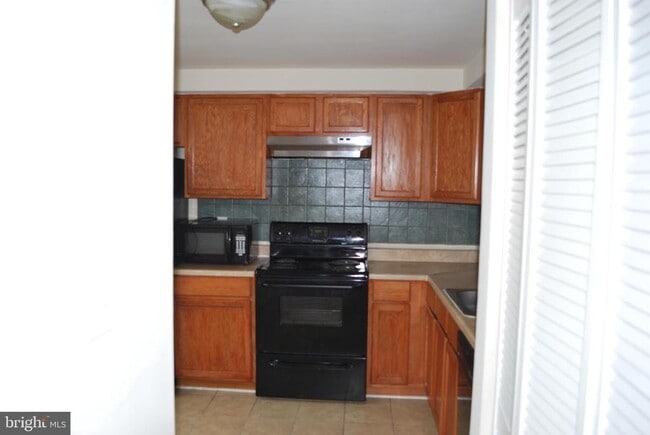 Building Photo - 4655 Whitaker Pl