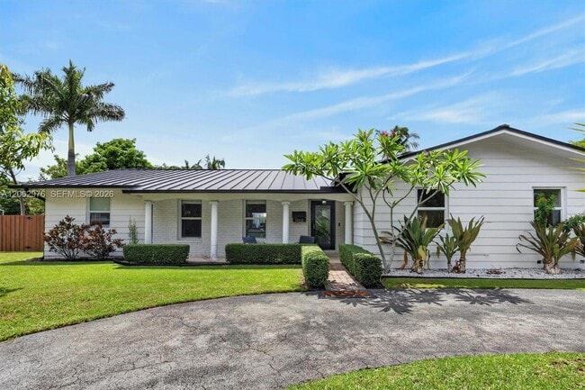 Building Photo - 16840 SW 87th Ave